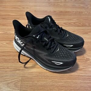 NWOT Women’s Hoka Clifton 9